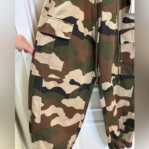 Good American Camouflage parachute Pants small will fit medium. - Picture 2 of 6